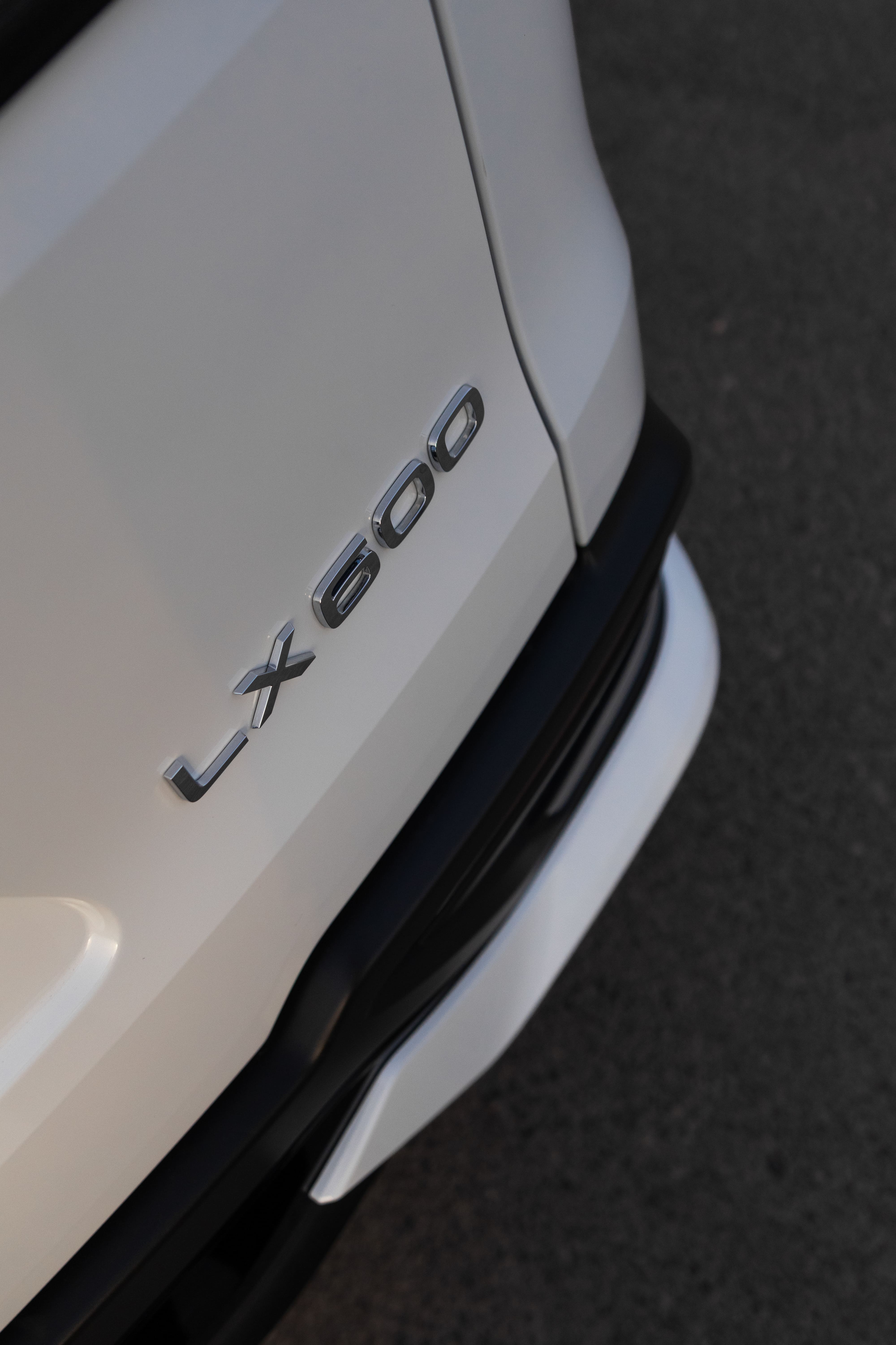 lx 600